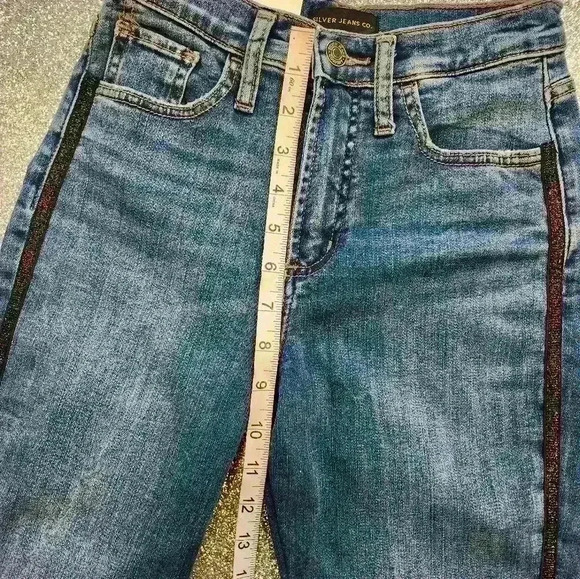 SILVER Calley Super High Rise Skinny Jeans - Picture 6 of 9